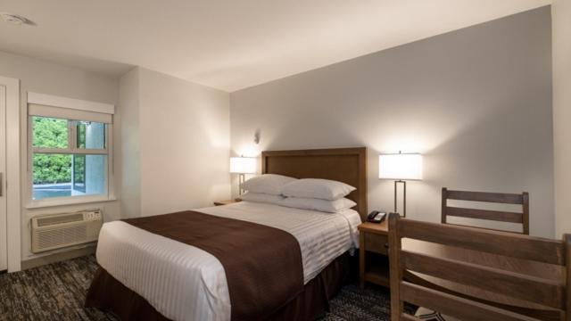 George Point Inn Суррей Экстерьер фото