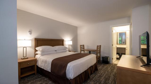 George Point Inn Суррей Экстерьер фото