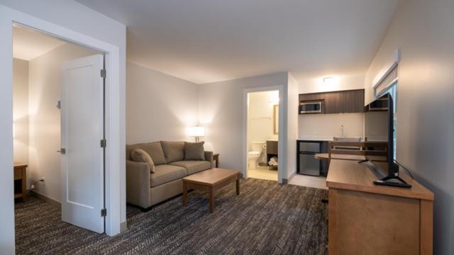 George Point Inn Суррей Экстерьер фото