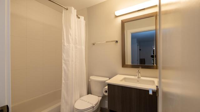 George Point Inn Суррей Экстерьер фото