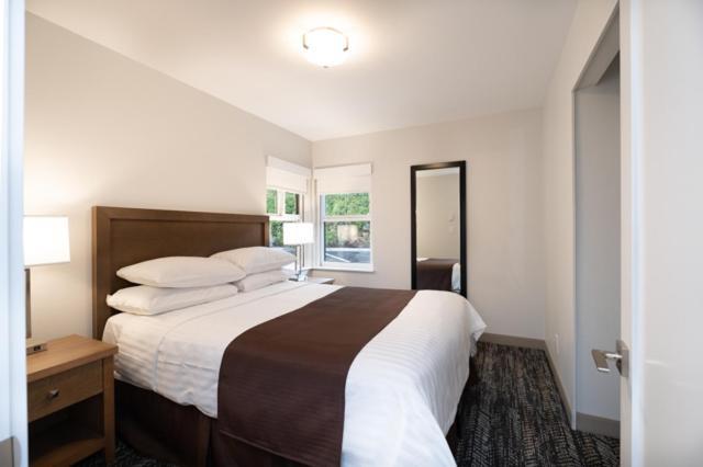 George Point Inn Суррей Экстерьер фото